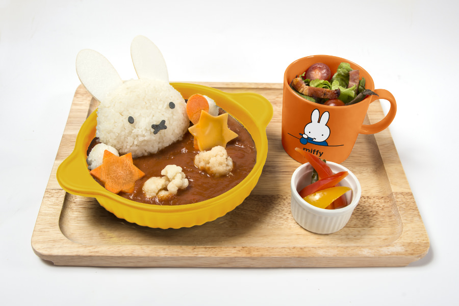 ミッフィーがカレーの中で手をあげるトマトチキンカレー ミッフィーがカレーの中で手をあげるトマトチキンカレー