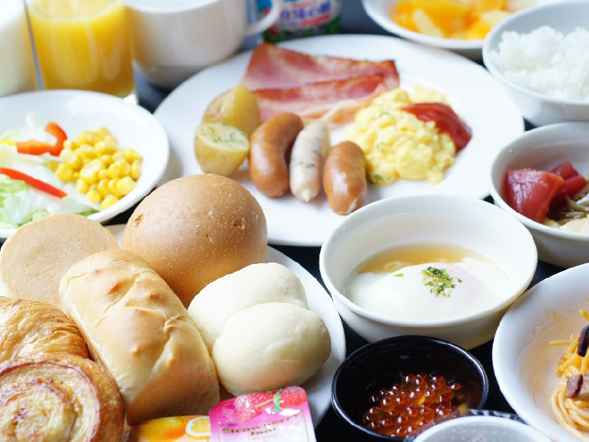 ブッフェスタイルの朝食を楽しめるホテル京阪札幌。“焼きたてパン”も人気だ