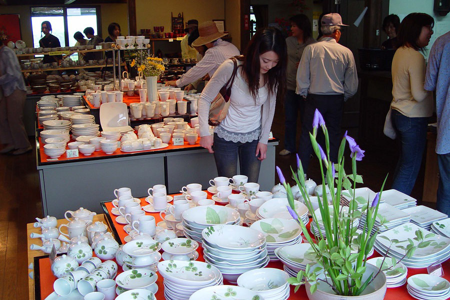 日本一の陶石の産地で行われる「天草西海岸 春の窯元めぐり」