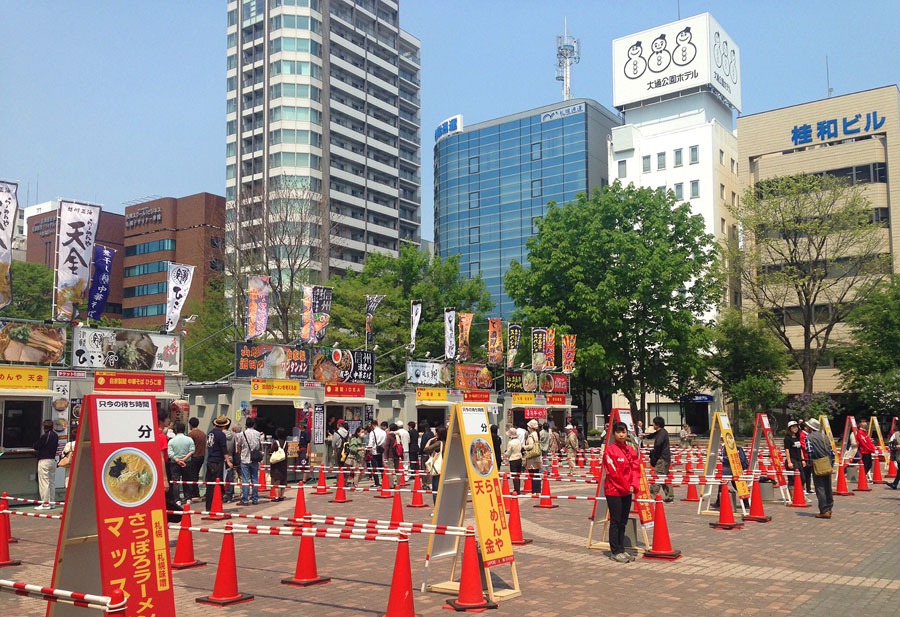 全国でも人気の行列店が渾身の一杯を提供する「札幌ラーメンショー2016」