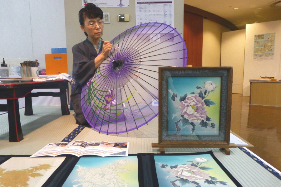 24人の女性伝統工芸士・作家が出展する「女性伝統工芸士展」 24人の女性伝統工芸士が出展する「女性伝統工芸士展」