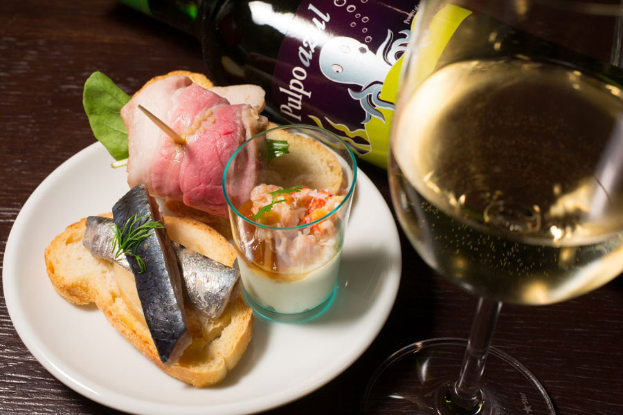 参加店それぞれの特色ある“タパス”を気軽に楽しめる