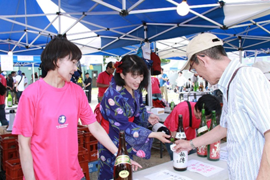 50銘柄もの日本酒が飲み比べ放題!