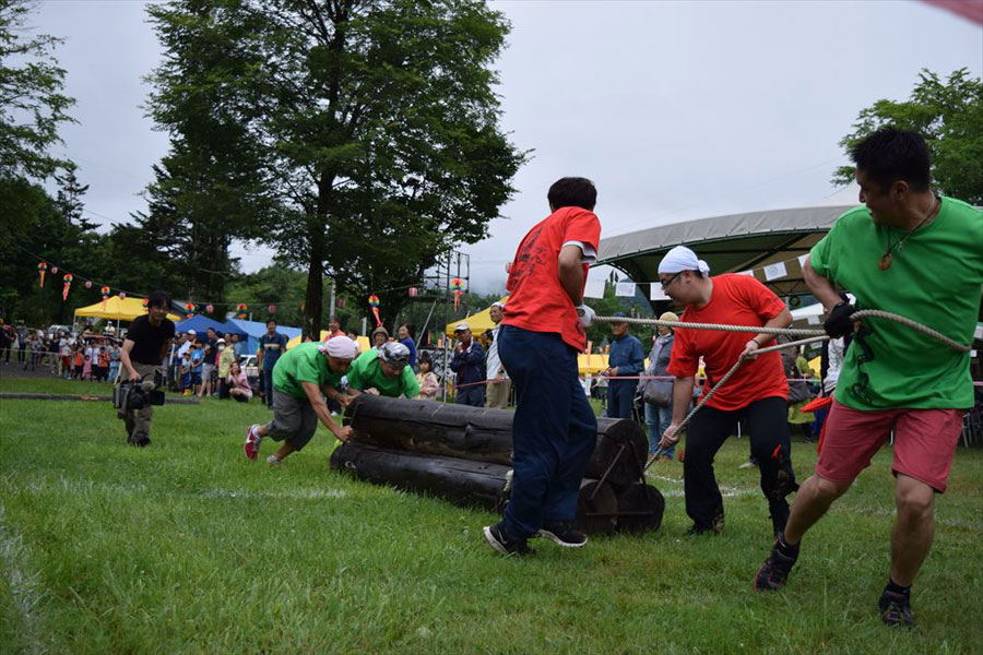 毎年恒例の「流送レース」。今年は優勝賞金なんと15万円!