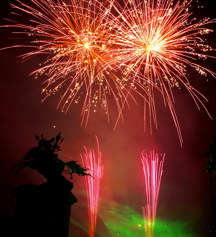 迫力の花火が華を添える「きくち夏まつり」 迫力の花火が華を添える「きくち夏まつり」