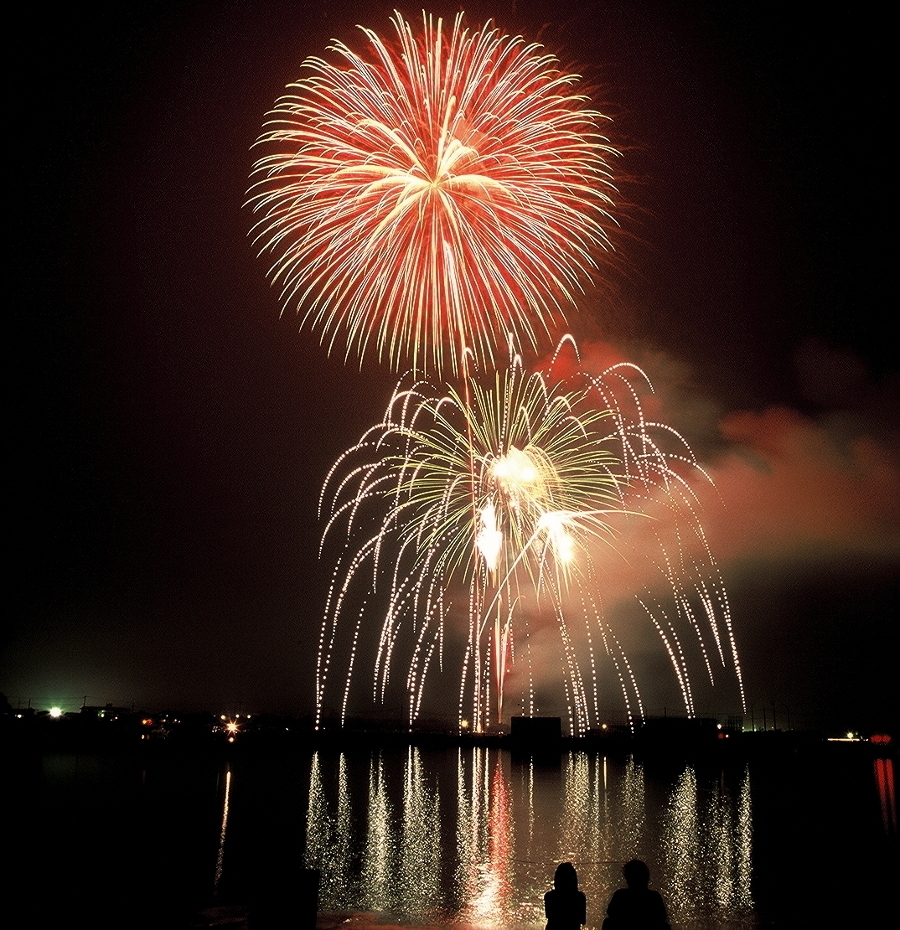 かわいい形の花火にも注目したい「第30回 かどがわ納涼花火大会」 かわいい形の花火にも注目したい「第30回 かどがわ納涼花火大