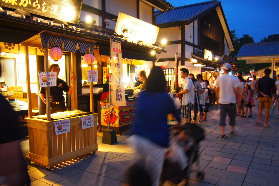 城下町の縁日気分を味わえる「城彩苑夜市」 城下町の縁日気分を味わえる「城彩苑夜市」