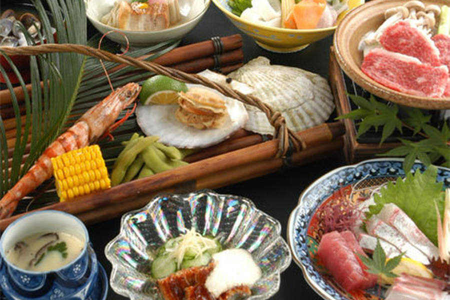 野菜やポークが中心の地獄蒸し（イメージ）