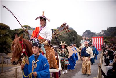華麗な弓さばきが見られる「仙巌園流鏑馬」（撮影：森山雅智）