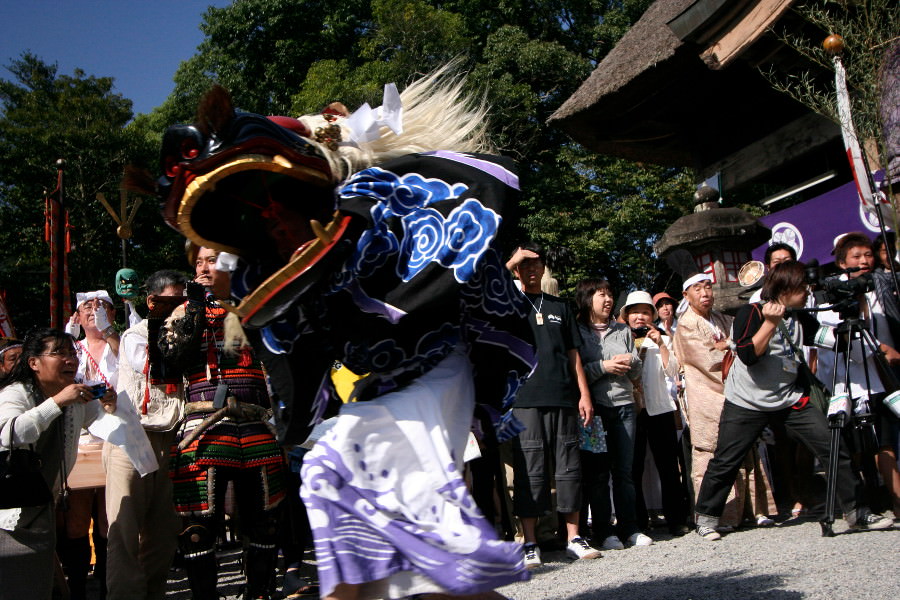 市街地が時代絵巻に様変わりする「おくんち祭」の神幸行列 市街地が時代絵巻に様変わりする「おくんち祭」の神幸行列