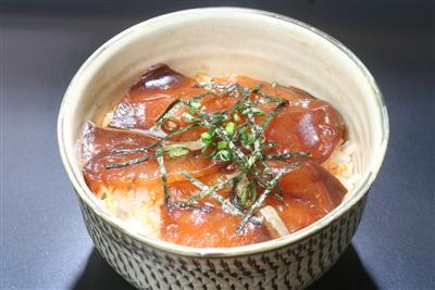 全国ご当地どんぶり選手権で選ばれた「寒ブリ漬け丼」