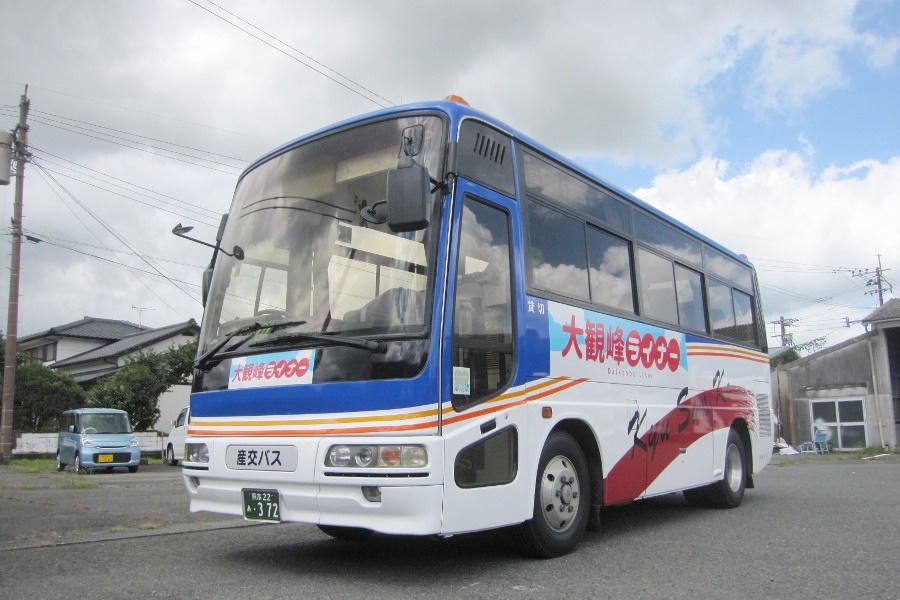 定員25人の「大観峰ライナー」で、心が弾むバス旅を 定員25人の「大観峰ライナー」で、心が弾むバス旅を