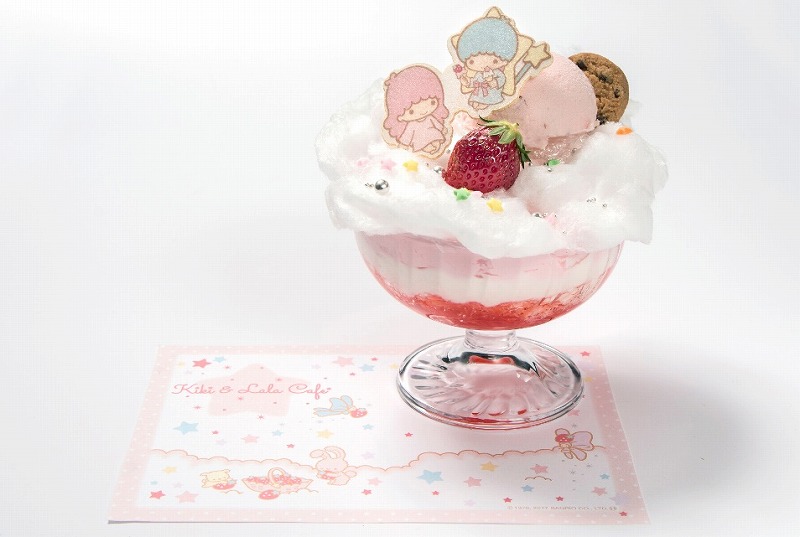色合いもメルヘンなパステルカラー。札幌限定のパフェは人気必至! (c)1976,2017 SANRIO CO.,LTD.