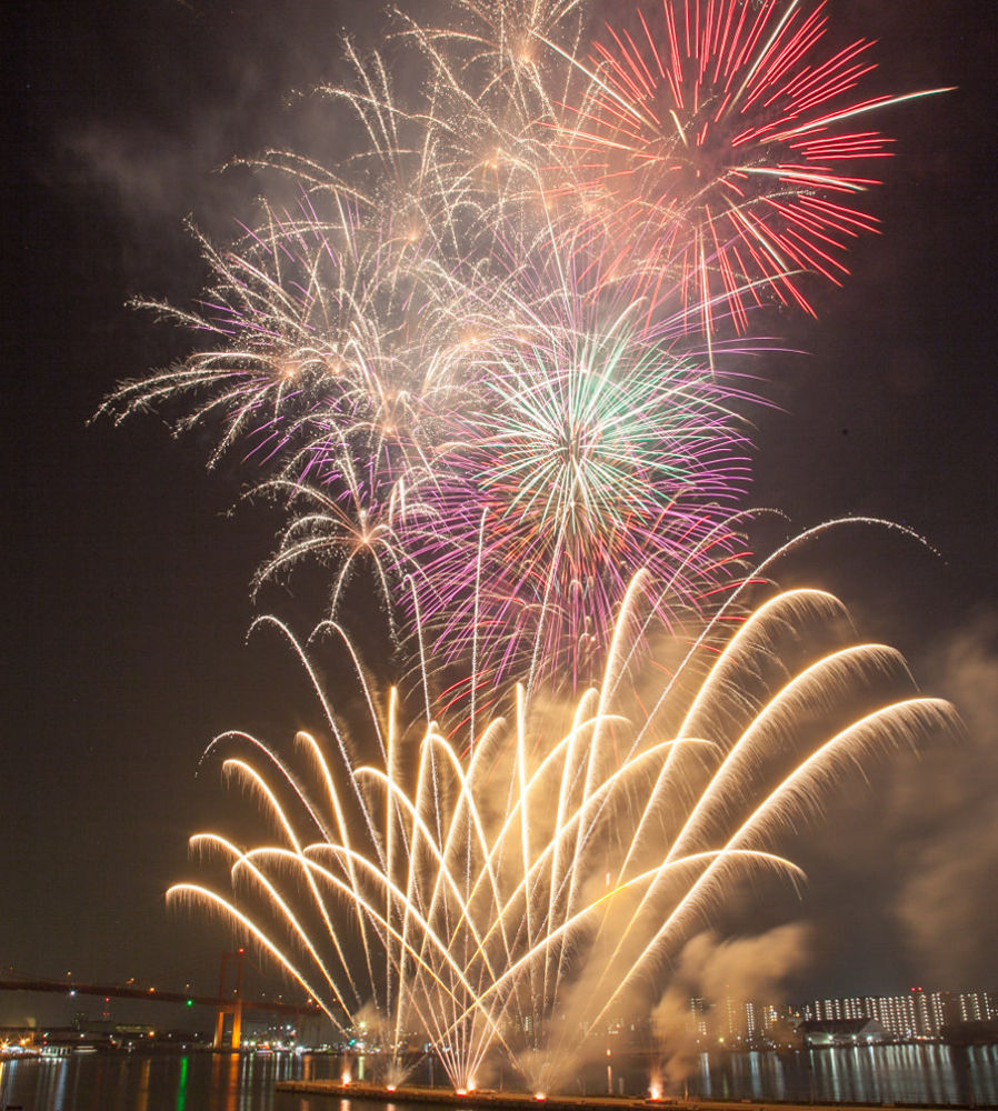 若松側と戸畑川、どちらから見ても盛り上がります 若松側と戸畑川、どちらから見ても盛り上がります