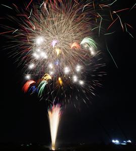 花火の産地みやま市。新作花火の披露も見逃せません