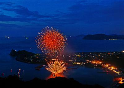 4000発の花火の舞台、芥屋海水浴場