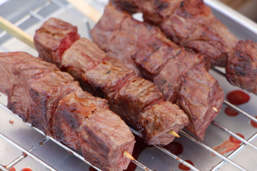 人気の旭志牛の串焼きも登場！