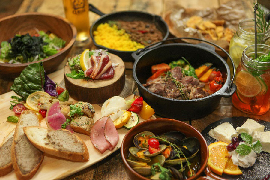 道産食材を堪能できる「アウトドアダイニング ミールラウンジ」