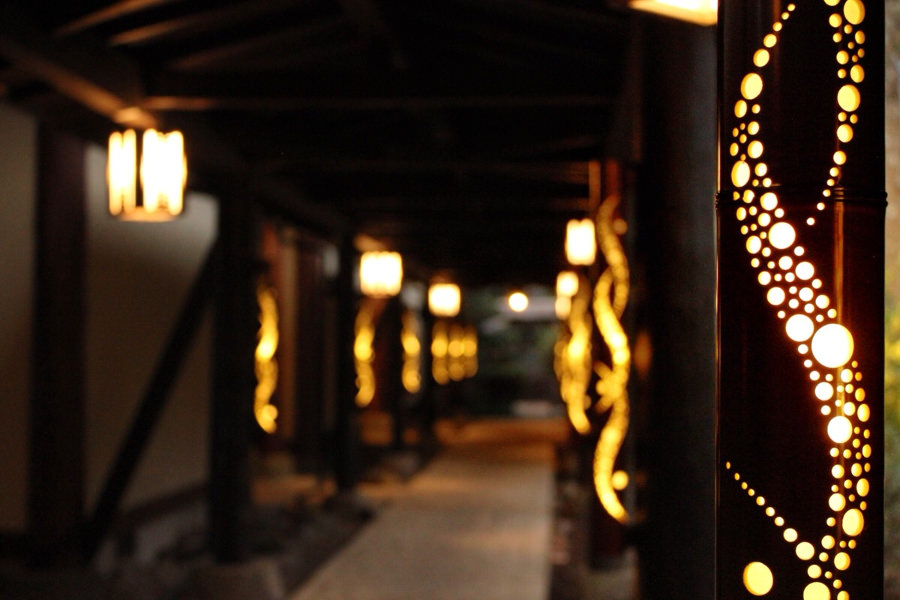 ▲職人の手によって細部まで施された竹あかり