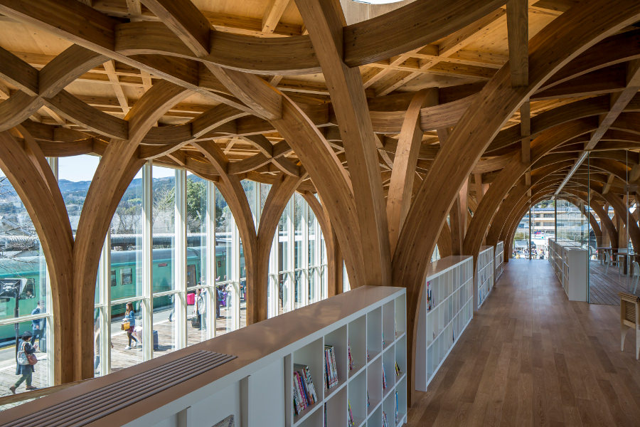 ▲「ゆふいんの森号」や「ななつ星」などの列車の発着を眺めることができます ▲「ゆふいんの森号」や「ななつ星」などの列車の発着を眺めるこ