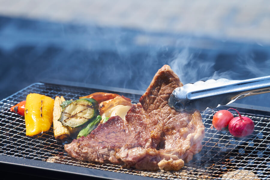 牛・豚・チキンなどの肉類や海鮮類がバーベキューで楽しめます