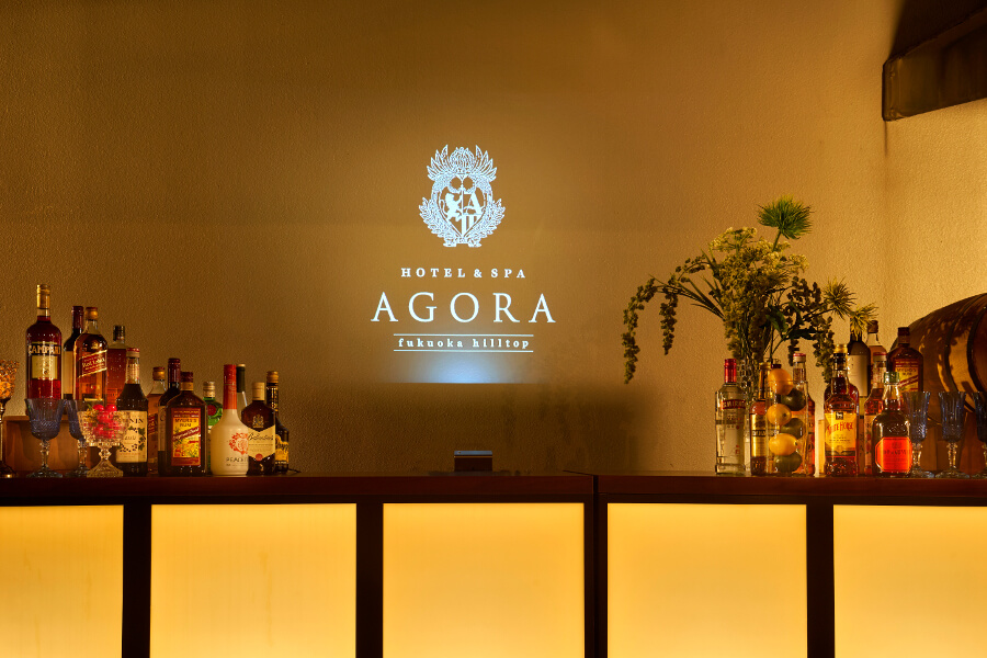 バーカウンターも刷新され、おしゃれな雰囲気