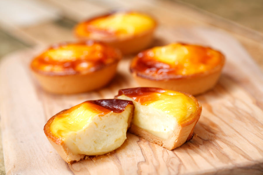 ▲濃厚な美味しさが広がる「トロワプレミアムチーズタルト」は数量限定で販売 濃厚な美味しさが広がる「トロワプレミアムチーズタルト」