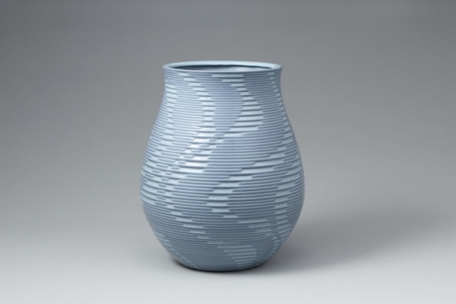 ▲唯一無二の青を生んだ中島宏氏の審美眼で収集した圧巻のコレクション ▲唯一無二の青を生んだ中島宏氏の審美眼で収集した圧巻のコレク