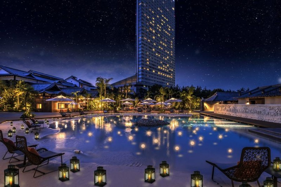 ▲“星降るガーデン”をテーマにきらめきを増した「THE LIVING GARDEN」のビーチプール ▲“星降るガーデン”をテーマにきらめきを増した「THE LI