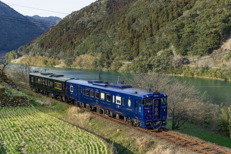▲特急“かわせみ やませみ”は、新春!「おみくじ」で運試しをやっています かわせみ やませみ