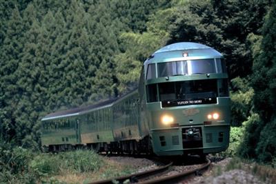 1989年3月にデビューした高原のリゾート列車「ゆふいんの森