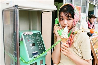 ▲独特な温かみのある作品約400枚が掲載