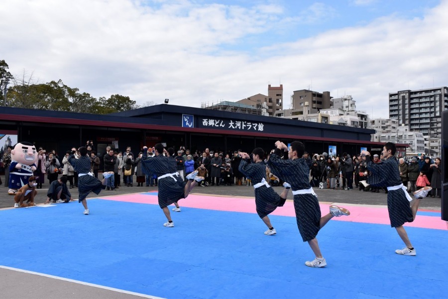 ▲ユニークな演技で観客を湧かせてくれます ▲ユニークな演技で観客を湧かせてくれます
