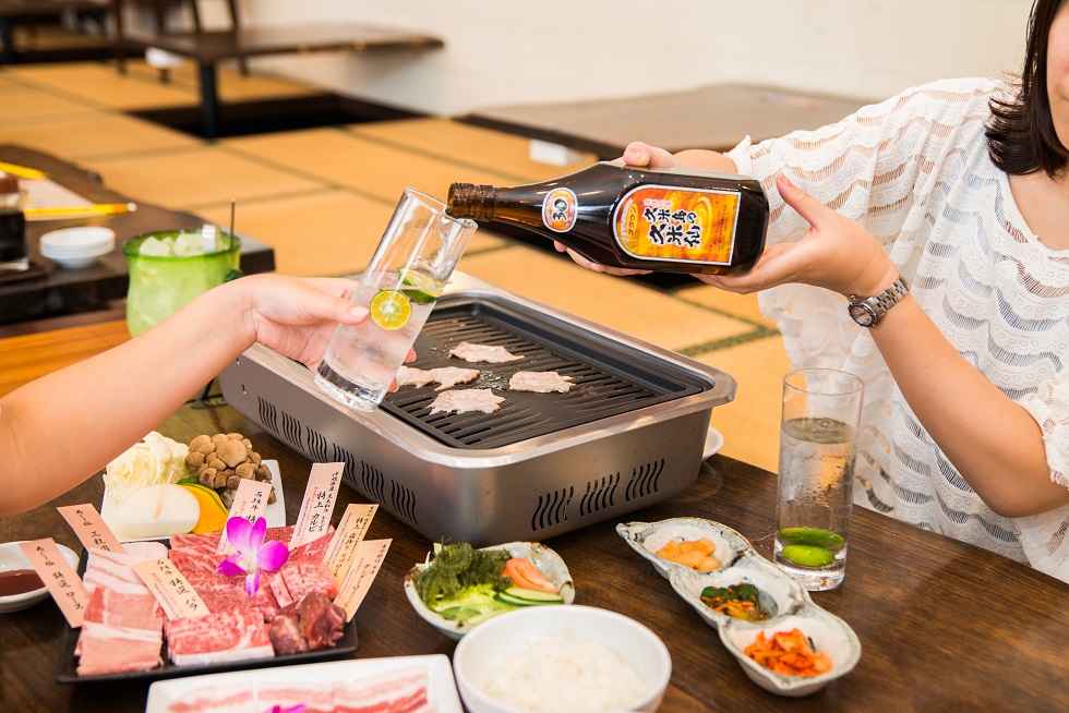 アグー豚の焼肉には炭酸割りを