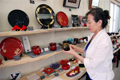 独特の色合いやデザインが印象的な琉球漆器