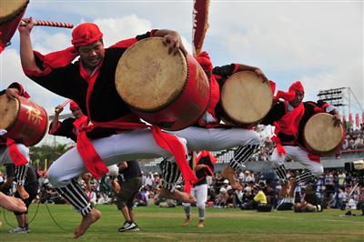 久保田青年会のダイナミックなエイサー