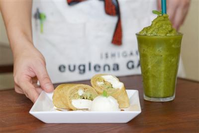 沖縄風クレープ・ポーポーとゴーヤーのスムージー