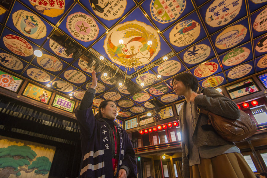 山鹿のにぎわいを今に伝える八千代座