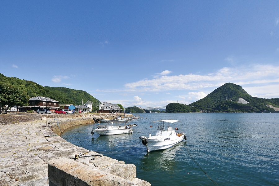 三角西港　潮風が心地よい石積みの埠頭は散策にもぴったり