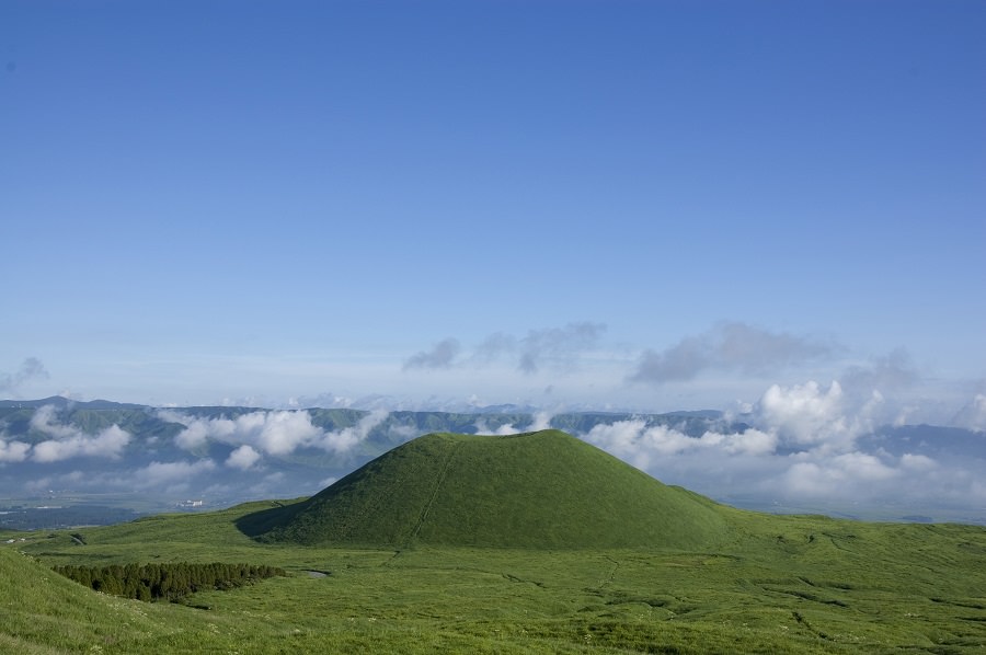 神秘的な米塚との遭遇