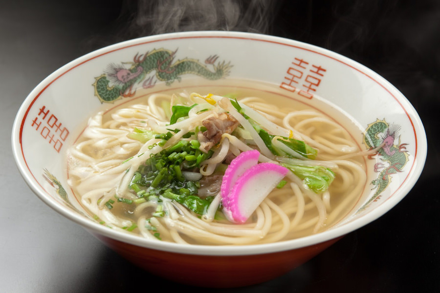 和風だしにちゃんぽん麺が入る「ちゃんらー」