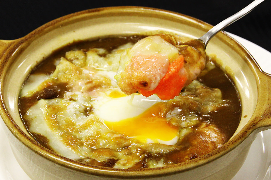 チーズとカレーの香りが食欲をそそる