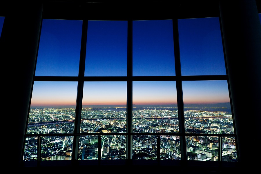 夜景を眺めながら「Sky Restaurant 634」でデ