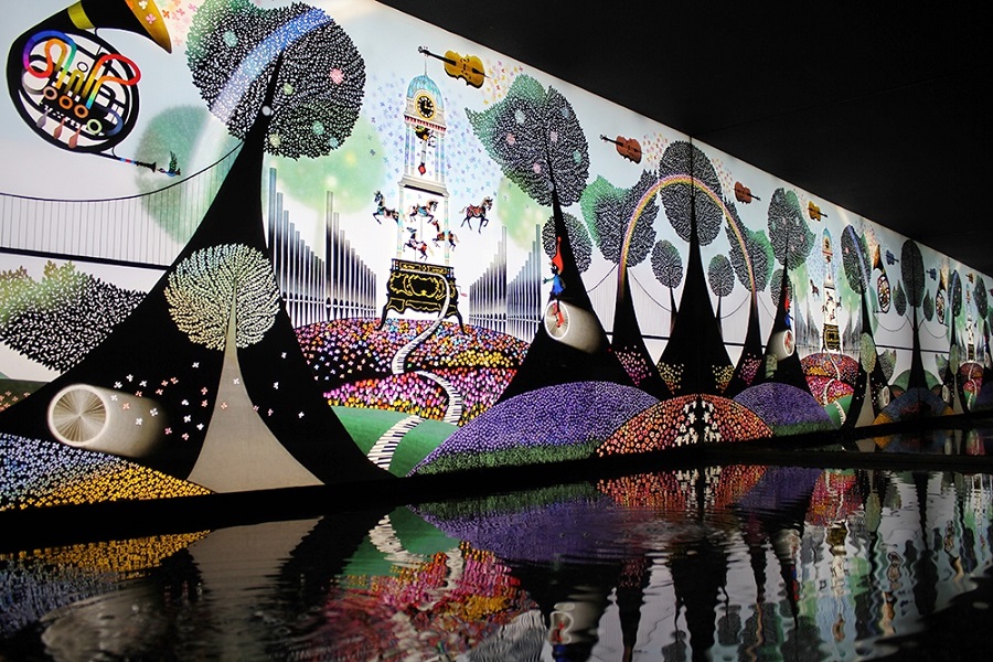 独創的な世界に引き込まれる昇仙峡影絵の森美術館