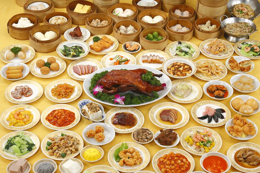 100種類以上の料理が食べ放題のオーダーバイキングが人気