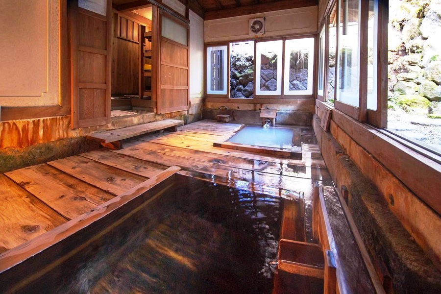 「美肌の湯 きのくにや」の貸切源泉風呂「正徳の湯」