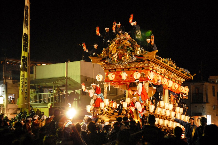 威勢のいい掛け声が響く、団子坂曳き上げ