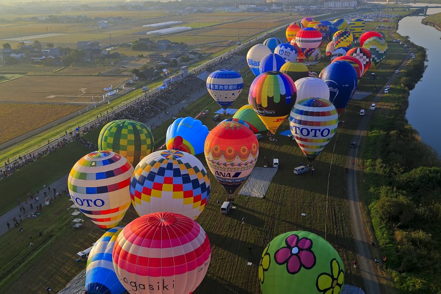 ボレロの曲とともに一斉離陸