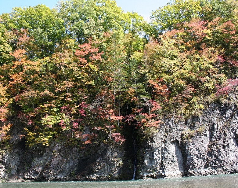 日高町　三岩小滝
