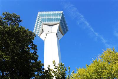 青空の五稜郭タワー